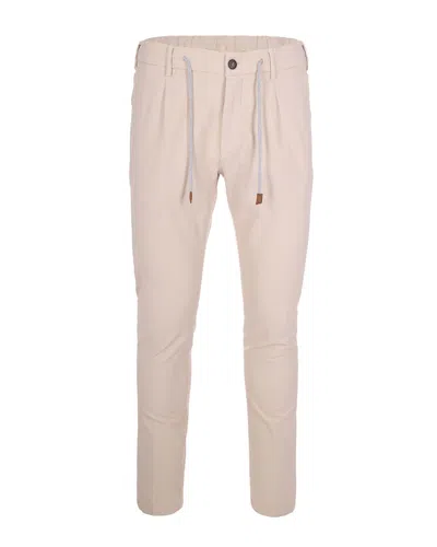 Eleventy Garment-dyed Cotton-blend Pleated Relaxed Casual Pants In Neutral