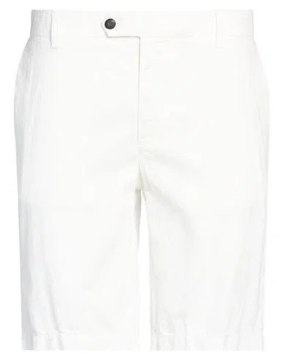 Eleventy Man Shorts & Bermuda Shorts White Size 31 Cotton