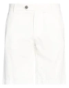 Eleventy Man Shorts & Bermuda Shorts White Size 34 Cotton