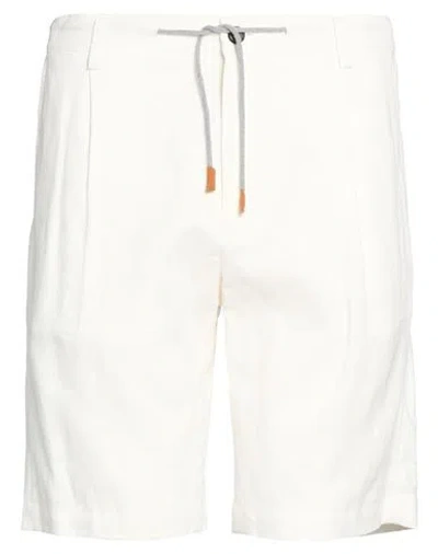 Eleventy Man Shorts & Bermuda Shorts White Size 34 Cotton