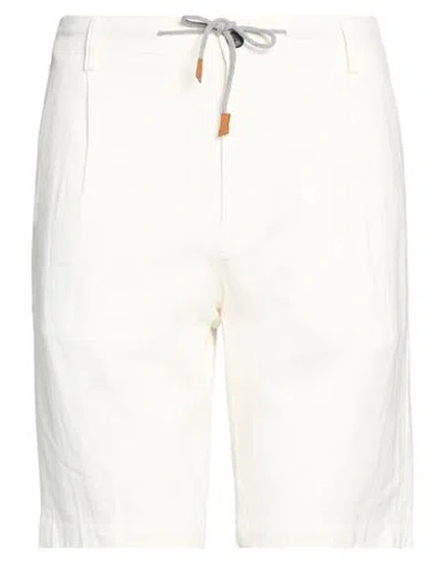 Eleventy Man Shorts & Bermuda Shorts White Size 38 Cotton