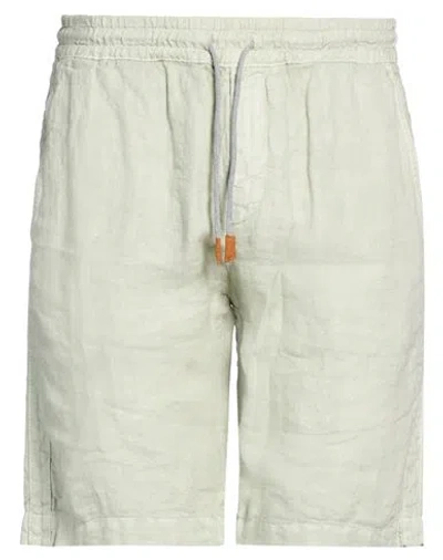 Eleventy Platinum Man Shorts & Bermuda Shorts Light Green Size 30 Cotton In White