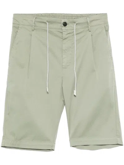 Eleventy Pleat-detail Shorts In Green