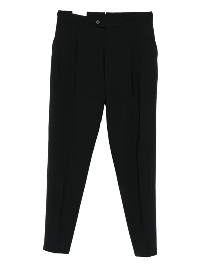 Eleventy Pleated Trousers In Black