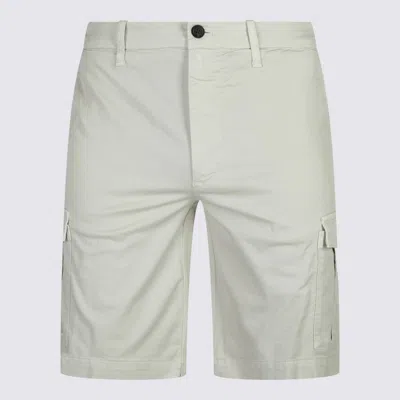 Eleventy Shorts In White
