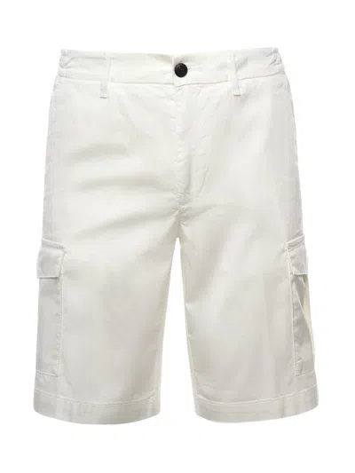 Eleventy Shorts In White