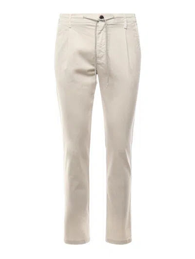 Eleventy Straight Cotton Trousers In Sand