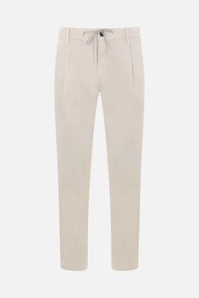 Eleventy Trousers In Brown