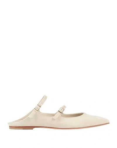 Eleventy Woman Mules & Clogs Beige Size 9 Leather