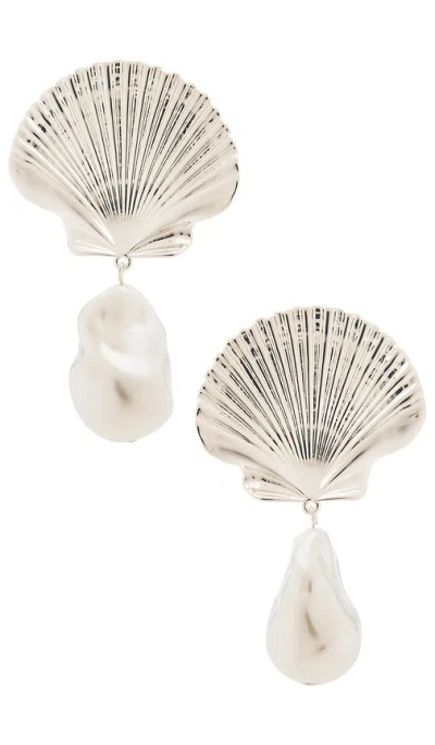 Eliou Scallop Earrings In Silver