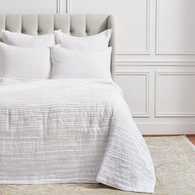 Elisabeth York Tess Dove Queen Quilt In White