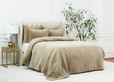 Elisabeth York Vela French Queen Quilt In Neutral