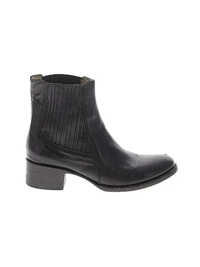 Pre-owned Elizabeth And James Ankle Boots In Black