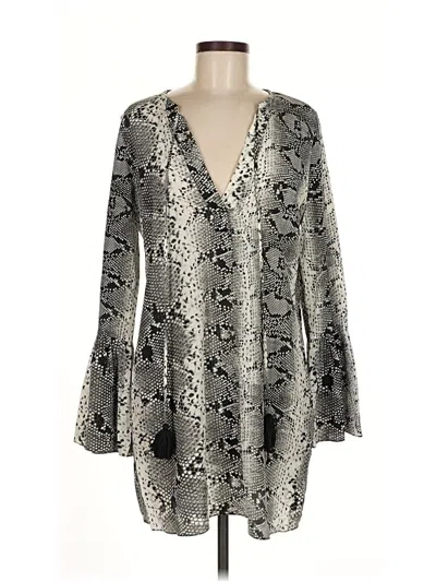 Pre-owned Elizabeth And James Kimono In Silver