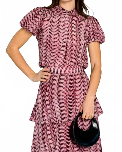Elizabeth James The Label Emily Short Sleeve Top In Abstract Zig Zag In Multi