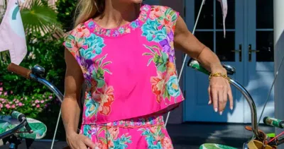 Elizabeth James The Label Jackie Crop Top In Tulip Tapestry In Pink