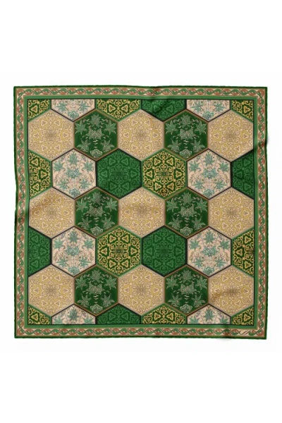 Elizabetta Dante In Green
