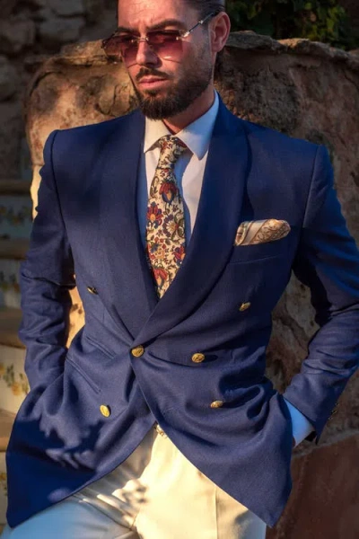 Elizabetta Noto In Green