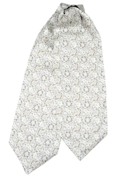 Elizabetta Salvadori In Gray