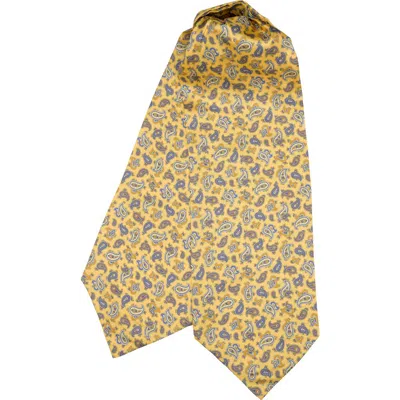 Elizabetta Sondrio In Yellow