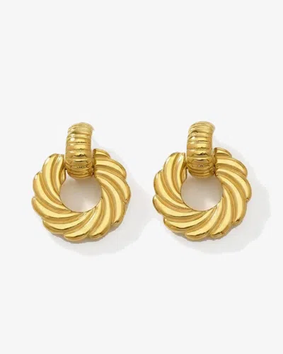 Elk & Bloom Women's Thick 14k Gold Ribbed Hoop Studs