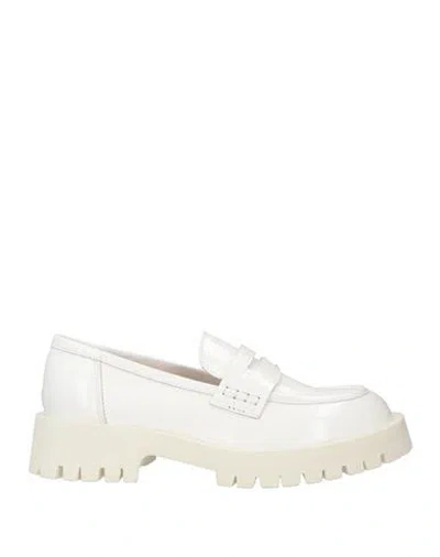 Ella Woman Loafers White Size 7 Leather