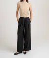 Elle Grey Crew Neck Fitted Knit Vest In Taupe In Grey
