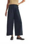 Elle Grey Pleated Wide Leg Pants In Navy In Blue