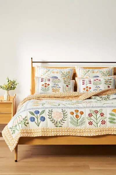 Ellen Merchant Cottage Quilt In White