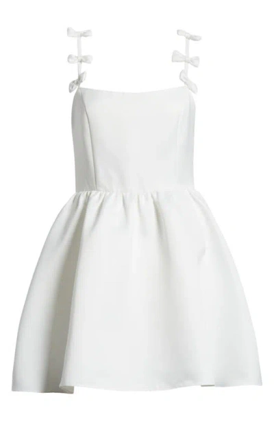 Elliatt Enchantment Bow Dress In White