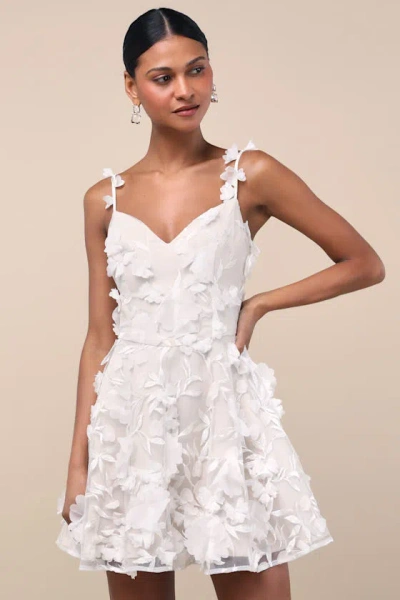 Elliatt Flaviana White And Beige 3d Floral Embroidered Mini Dress
