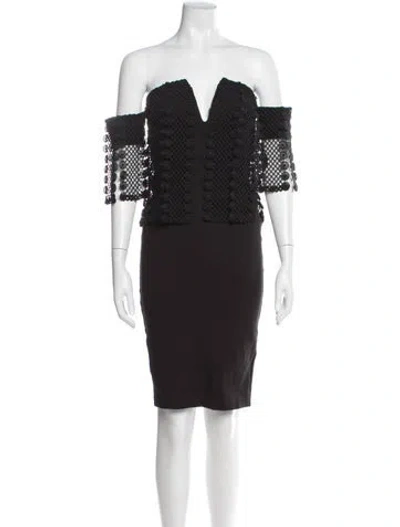 Pre-owned Elliatt Lace Pattern Knee-length Dress In Black