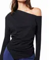 Elliatt Musical Off Shoulder Top In Black In Black