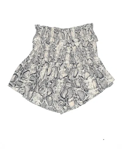 Pre-owned Elliatt Shorts In White