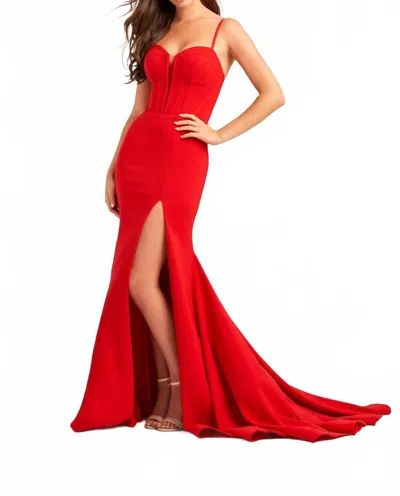 Ellie Wilde Sweetheart Neckline Gown In Red