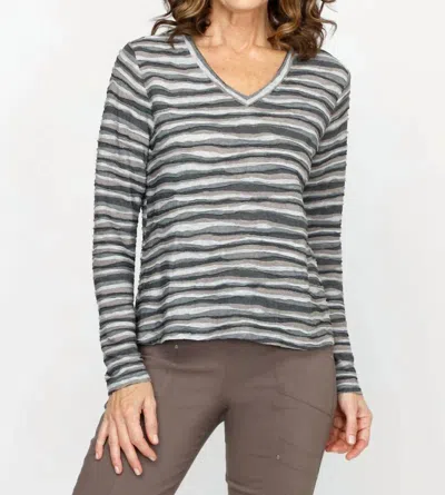 Elliott Lauren Textured Wave Stripe Tee In Grey In Gray