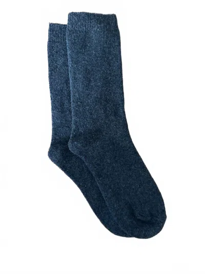 Elmntl The Everyday Cashmere Socks In Charcoal In Blue