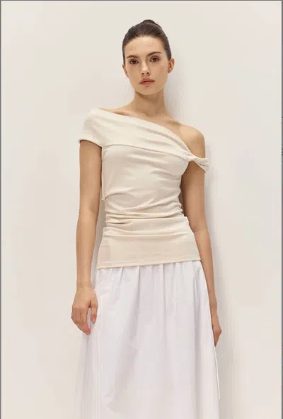 Elodie Evania Off-the-shoulder Top In Cream In White