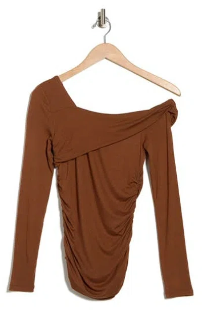 Elodie One Shoulder Long Sleeve Ruched Top In Brown