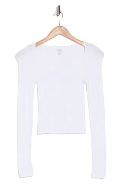 Elodie Scoop Neck Long Sleeve Seamless Crop Top In White