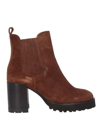 Elvio Zanon Woman Ankle Boots Brown Size 7 Leather