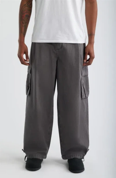 Elwood Big Core Cargo Pants In Gray