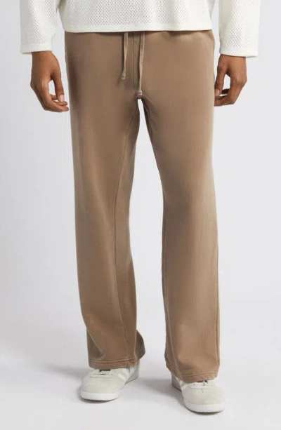 Elwood Core Cotton Straight Leg Sweatpants In Vintage Brown
