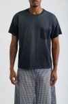 Elwood Core Distressed Tee In Black