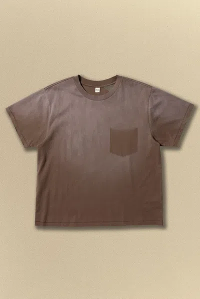 Elwood Core Distressed Vintage Tee In Brown