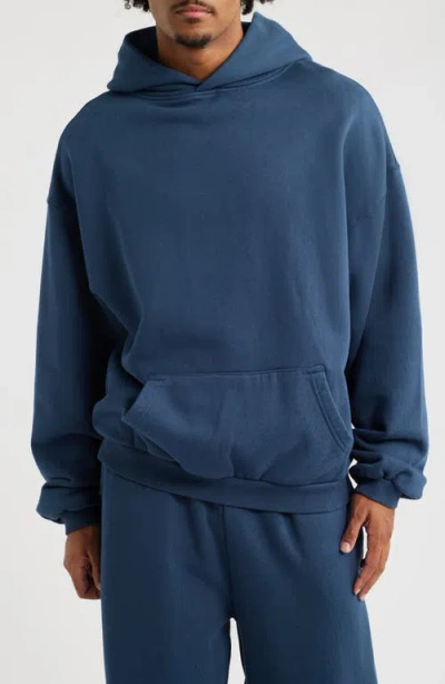 Elwood Core Hoodie In Blue