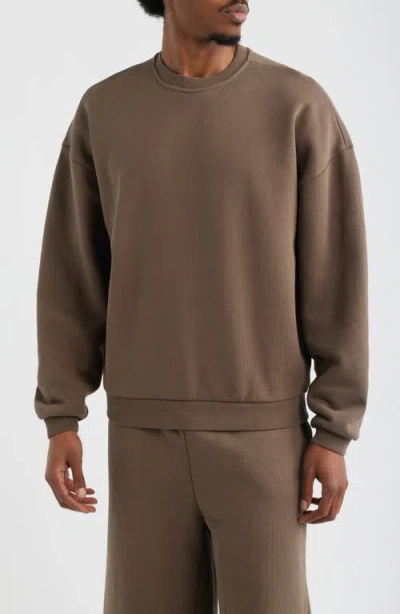 Elwood Core Oversize Crew Sweatshirt In Brown