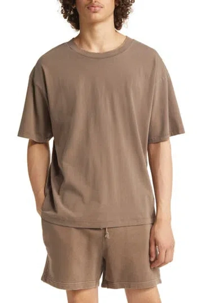 Elwood Core Oversize Organic Cotton Jersey T-shirt In Brown