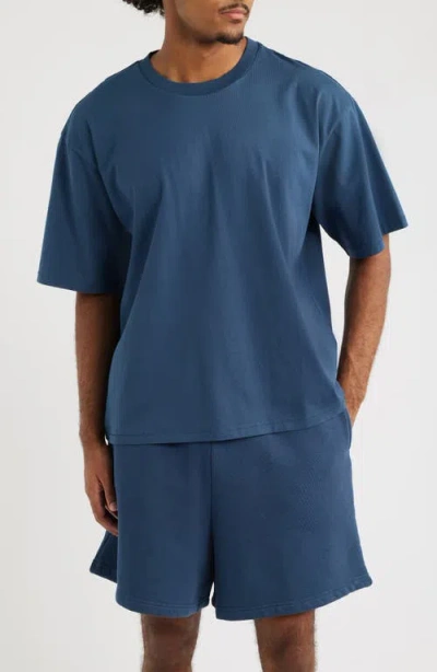 Elwood Core Oversize Tee In Blue
