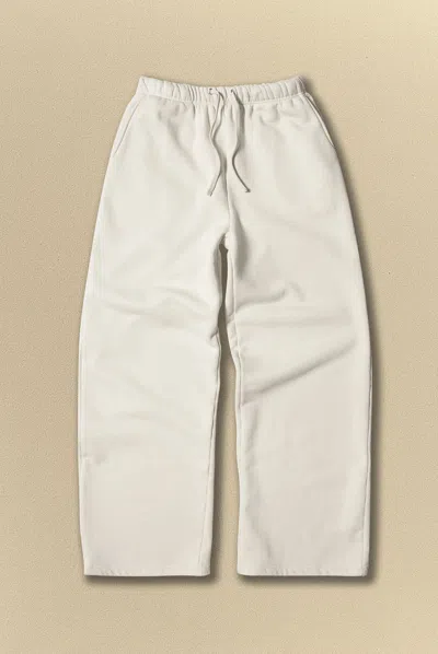 Elwood Core Straight Leg Sweatpant In Neutral